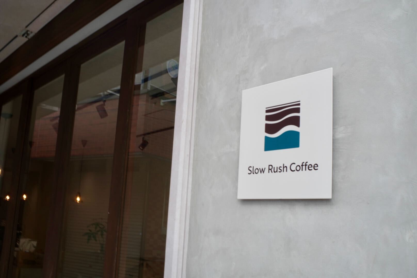 鎌倉のカフェ Slow Rush Coffeeの店内風景